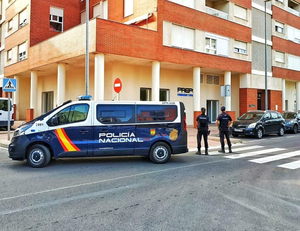 Fachada de la academia PREPOL en Castellón